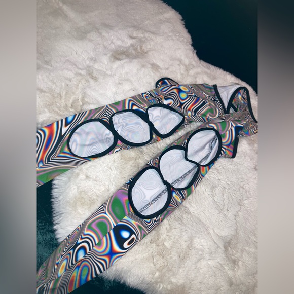 SOLD on Depop - NWOT iHeartRaves Nostalgia Ultra Crop Top - Picture 4 of 6